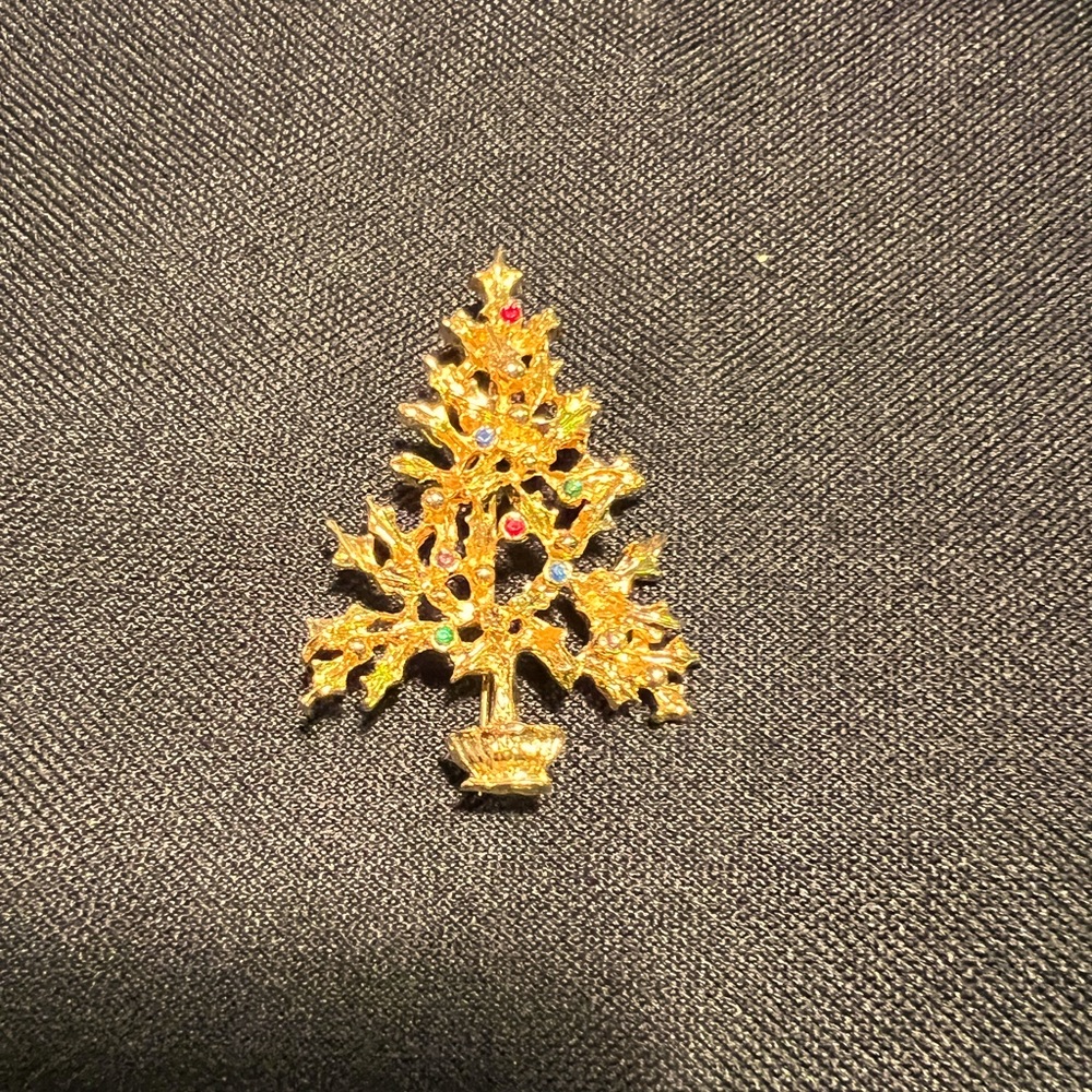 vintage christmas tree brooch